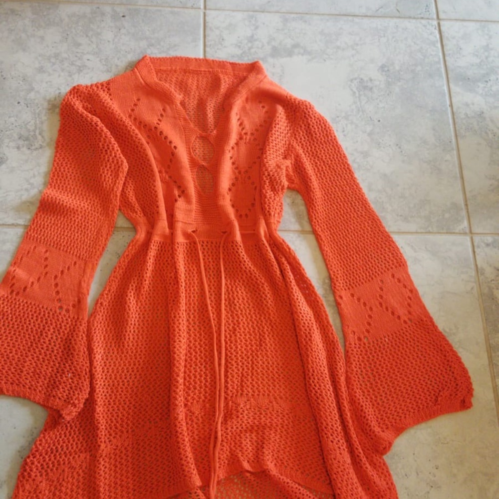 2020 New Knitted Hollow Beach Blouse Crochet Cover - Picture 2 of 3
